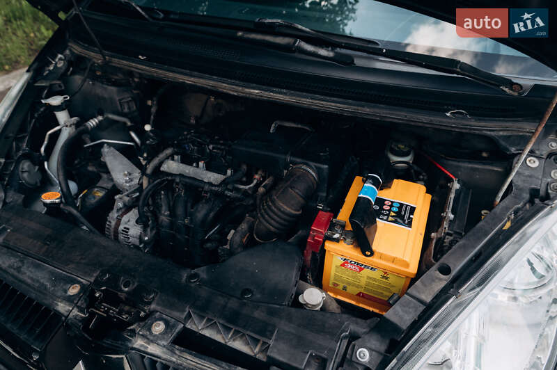 Хэтчбек Mitsubishi Colt 2005 в Умани