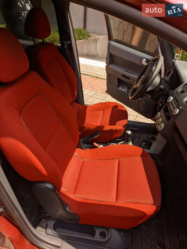 Хетчбек Mitsubishi Colt 2006 в Львові