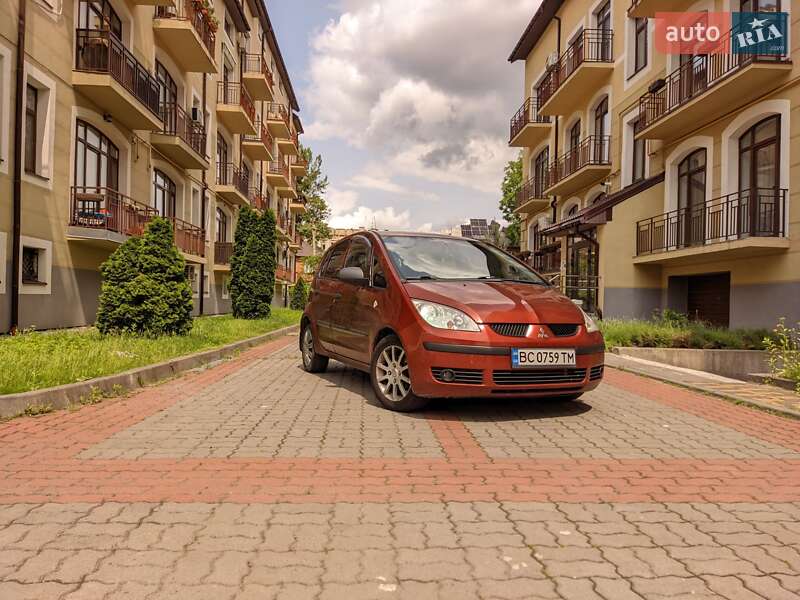 Хэтчбек Mitsubishi Colt 2006 в 