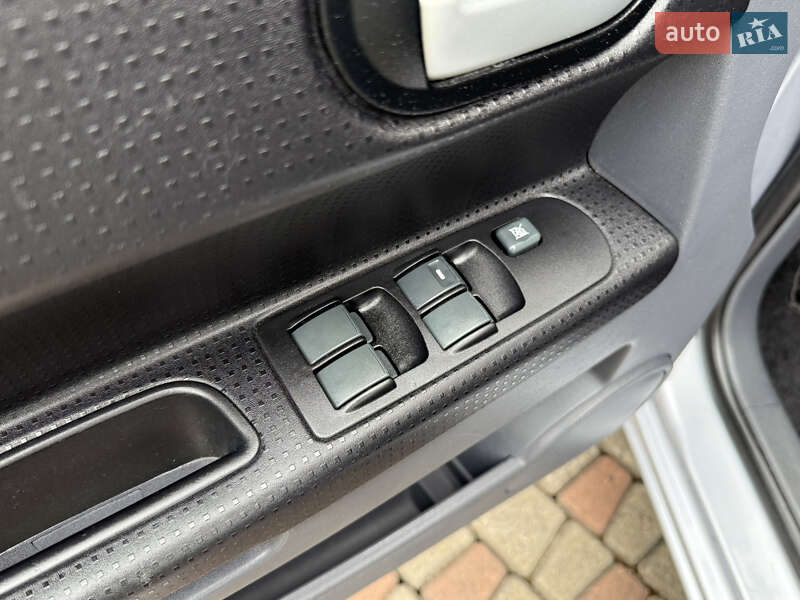 Хэтчбек Mitsubishi Colt 2013 в Черновцах