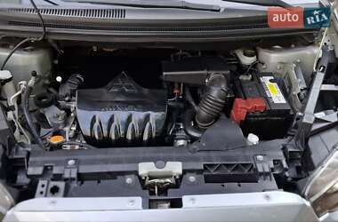 Хэтчбек Mitsubishi Colt 2012 в 