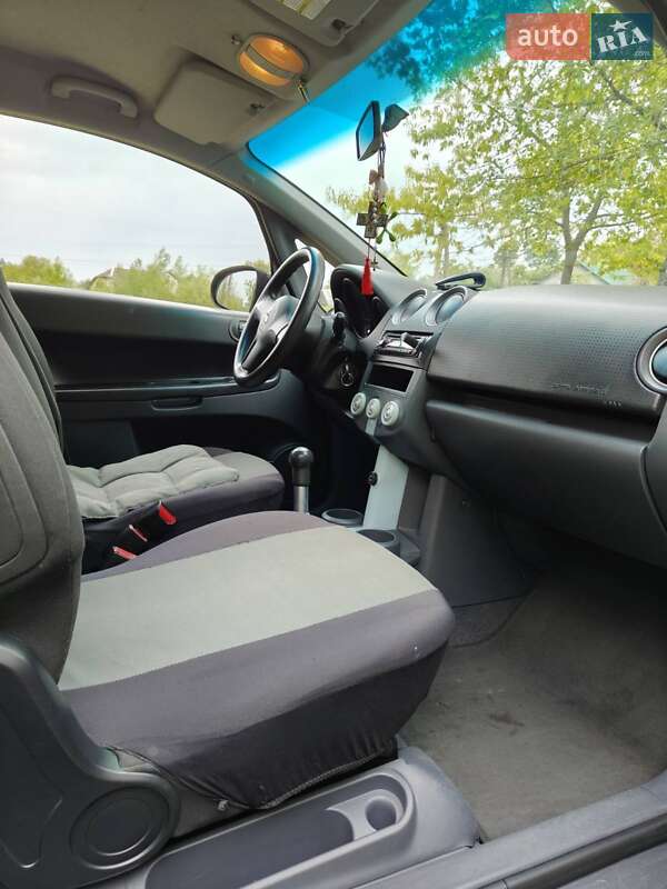 Хэтчбек Mitsubishi Colt 2005 в Новояворовске