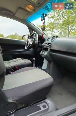 Хэтчбек Mitsubishi Colt 2005 в 