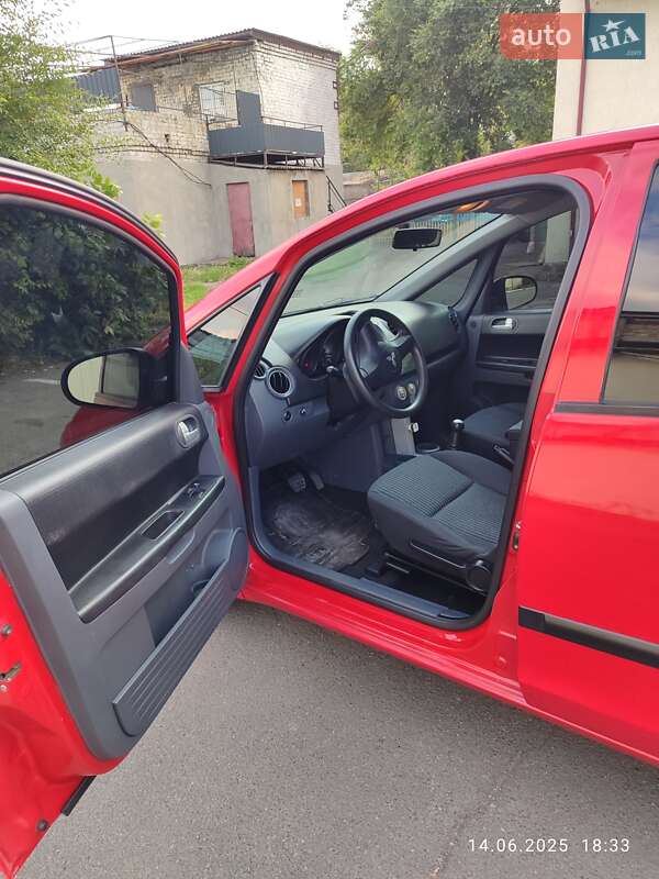 Хэтчбек Mitsubishi Colt 2008 в Першотравенске
