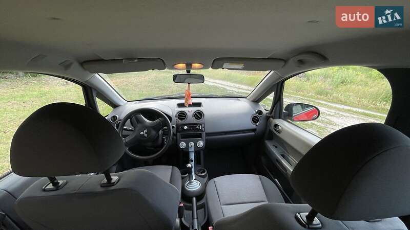 Хэтчбек Mitsubishi Colt 2006 в Александровке