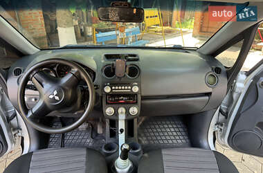 Хэтчбек Mitsubishi Colt 2006 в 