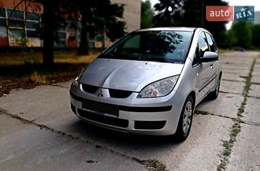 Хэтчбек Mitsubishi Colt 2005 в 