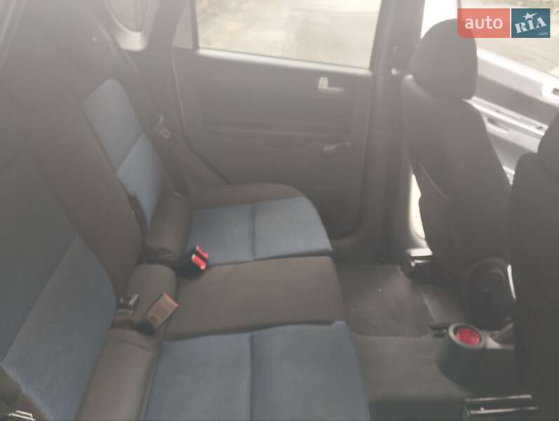 Хэтчбек Mitsubishi Colt 2006 в Киеве фото 6 Хэтчбек Mitsubishi Colt 2006 в Киеве