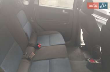 Хэтчбек Mitsubishi Colt 2006 в 
