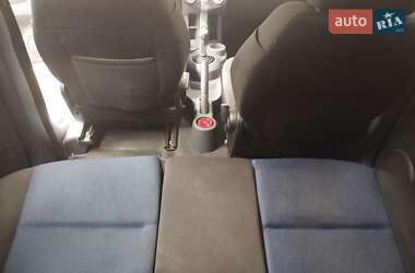 Хэтчбек Mitsubishi Colt 2006 в 