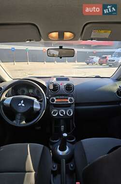Хэтчбек Mitsubishi Colt 2009 в 