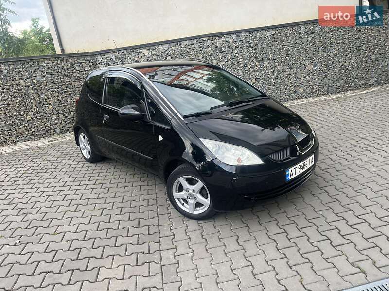 Хэтчбек Mitsubishi Colt 2005 в 