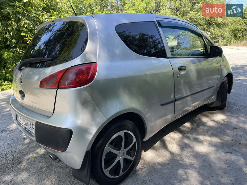 Хетчбек Mitsubishi Colt 2006 в Дніпрі