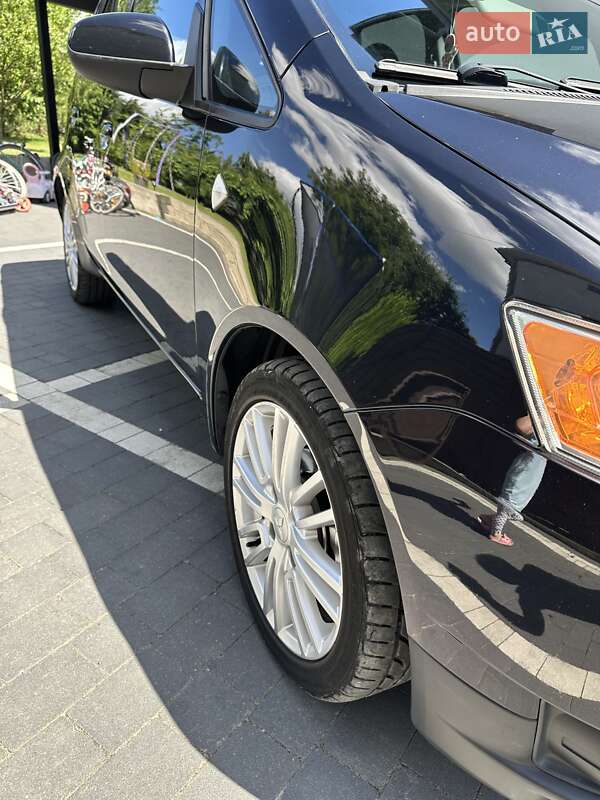 Хэтчбек Mitsubishi Colt 2013 в Черновцах