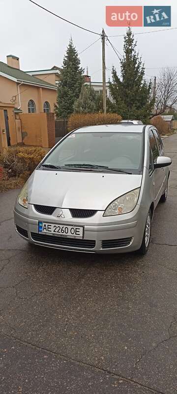 Хэтчбек Mitsubishi Colt 2006 в 