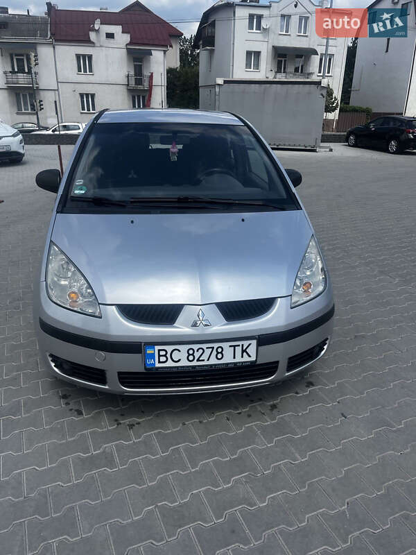 Хетчбек Mitsubishi Colt 2004 в 