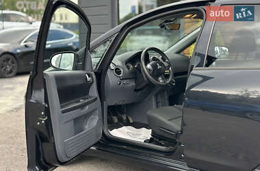 Хэтчбек Mitsubishi Colt 2010 в 