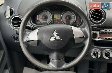 Хэтчбек Mitsubishi Colt 2010 в 