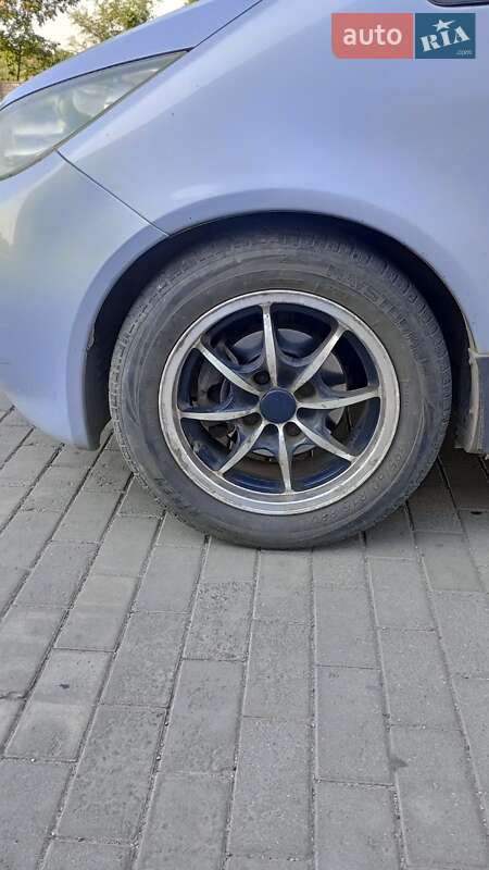 Хэтчбек Mitsubishi Colt 2006 в Апостолово