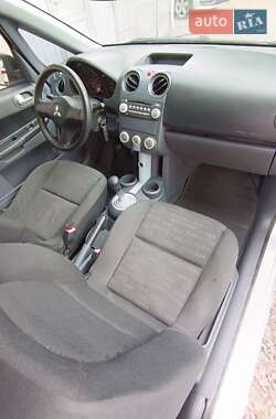 Хэтчбек Mitsubishi Colt 2005 в 