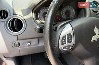 Хетчбек Mitsubishi Colt 2012 в 
