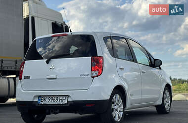 Хэтчбек Mitsubishi Colt 2010 в 