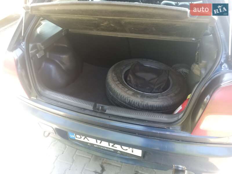 Хэтчбек Mitsubishi Colt 2001 в Хмельницком