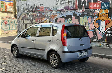 Хэтчбек Mitsubishi Colt 2005 в 