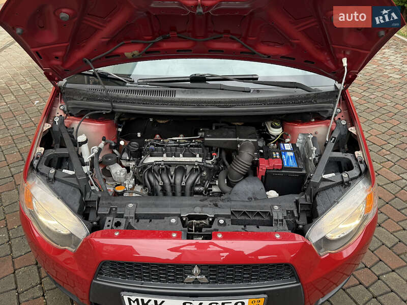 Хэтчбек Mitsubishi Colt 2009 в Черновцах
