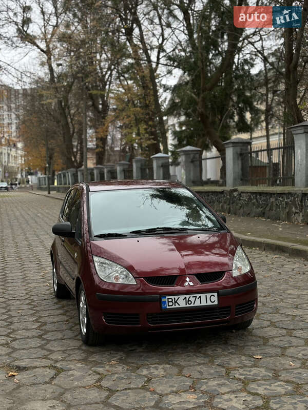 Хэтчбек Mitsubishi Colt 2005 в 