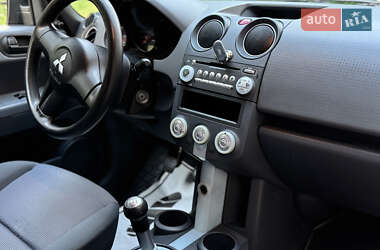 Хэтчбек Mitsubishi Colt 2005 в 