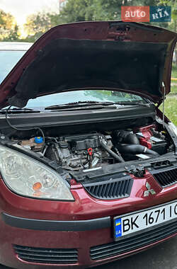 Хэтчбек Mitsubishi Colt 2005 в 