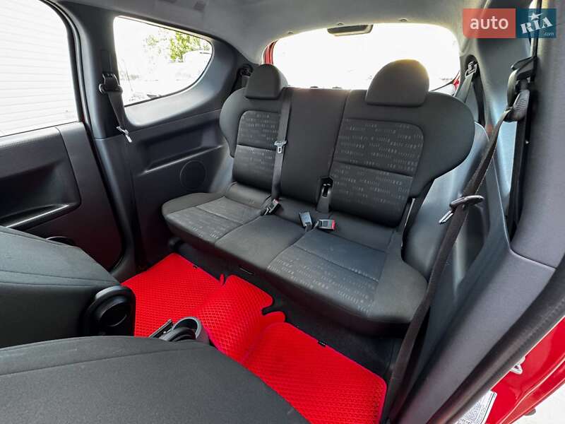 Хэтчбек Mitsubishi Colt 2006 в Киеве