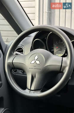 Хэтчбек Mitsubishi Colt 2009 в 