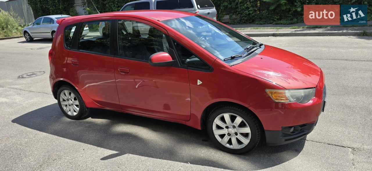2010 Mitsubishi Colt - мініатюра 13