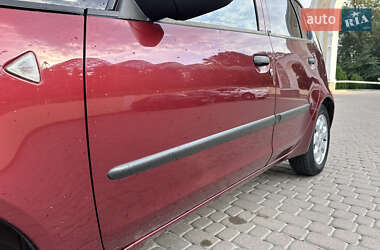 Хэтчбек Mitsubishi Colt 2005 в 