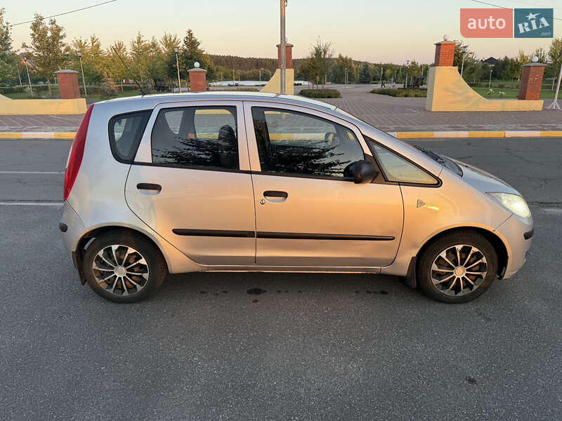 Хэтчбек Mitsubishi Colt 2008 в Киеве