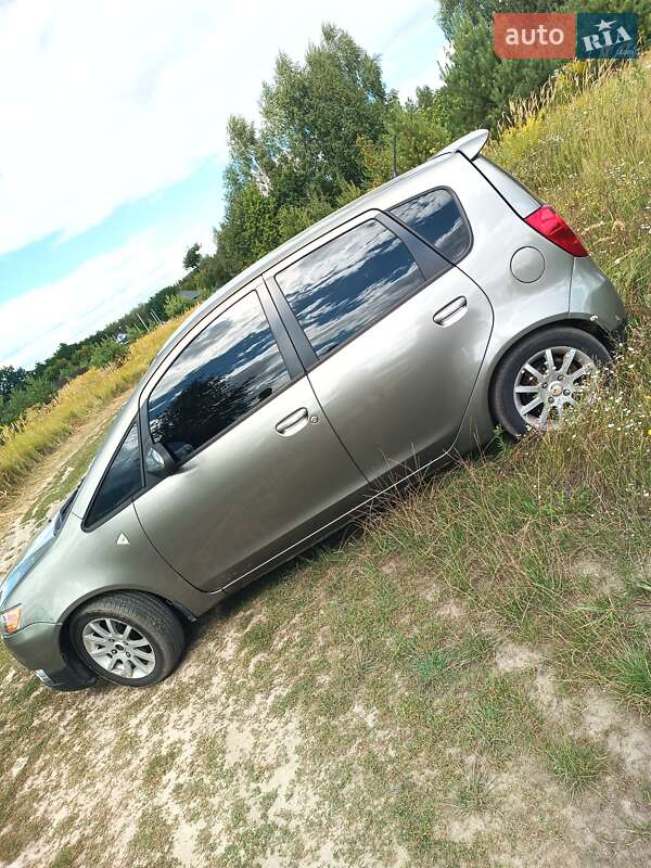 Хэтчбек Mitsubishi Colt 2009 в Тарасовке
