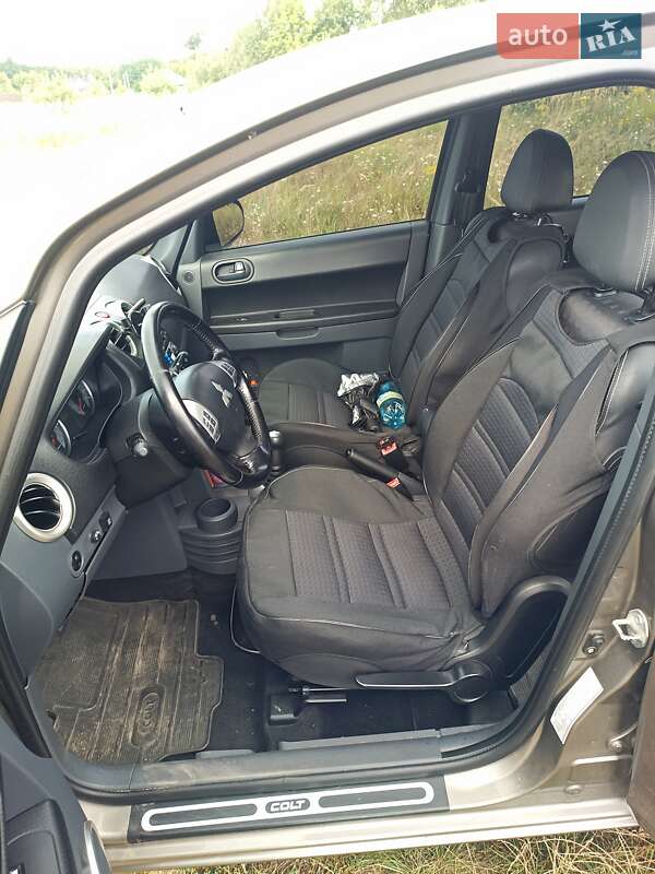 Хэтчбек Mitsubishi Colt 2009 в Тарасовке