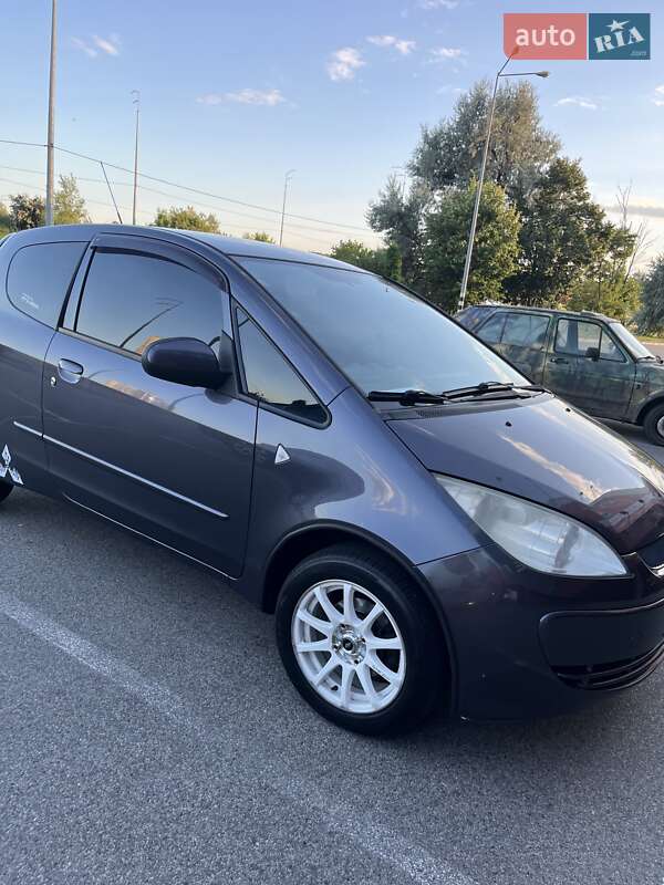 Хэтчбек Mitsubishi Colt 2006 в 