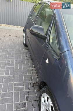 Хэтчбек Mitsubishi Colt 2006 в 