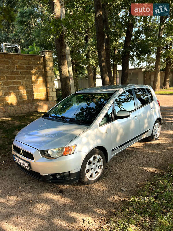 Хэтчбек Mitsubishi Colt 2011 в 