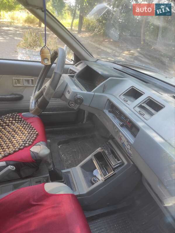 Хетчбек Mitsubishi Colt 1986 в 