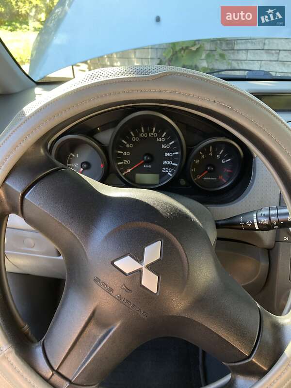 Хетчбек Mitsubishi Colt 2005 в Вінниці