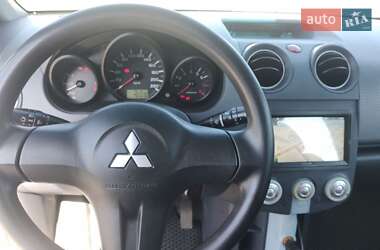 Хэтчбек Mitsubishi Colt 2006 в 