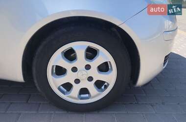 Хэтчбек Mitsubishi Colt 2006 в 