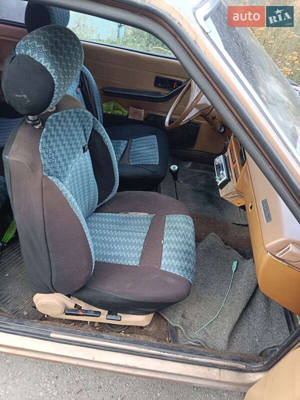 Хетчбек Mitsubishi Colt 1980 в Кам'янському
