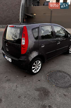 Хэтчбек Mitsubishi Colt 2005 в 