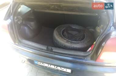 Хетчбек Mitsubishi Colt 2001 в 