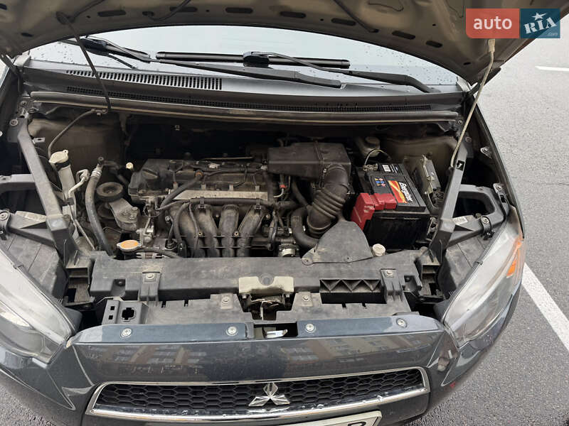 Хетчбек Mitsubishi Colt 2012 в Вишневому